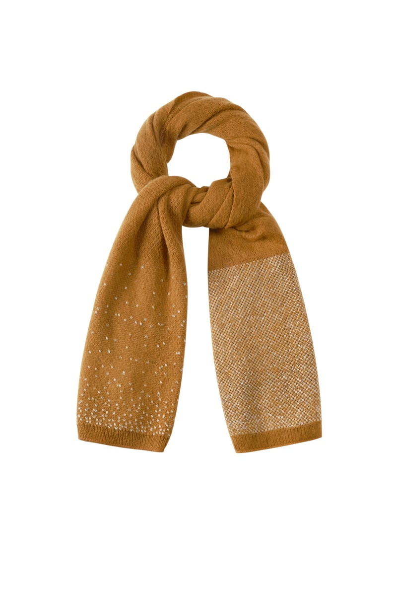 Scarf with stones