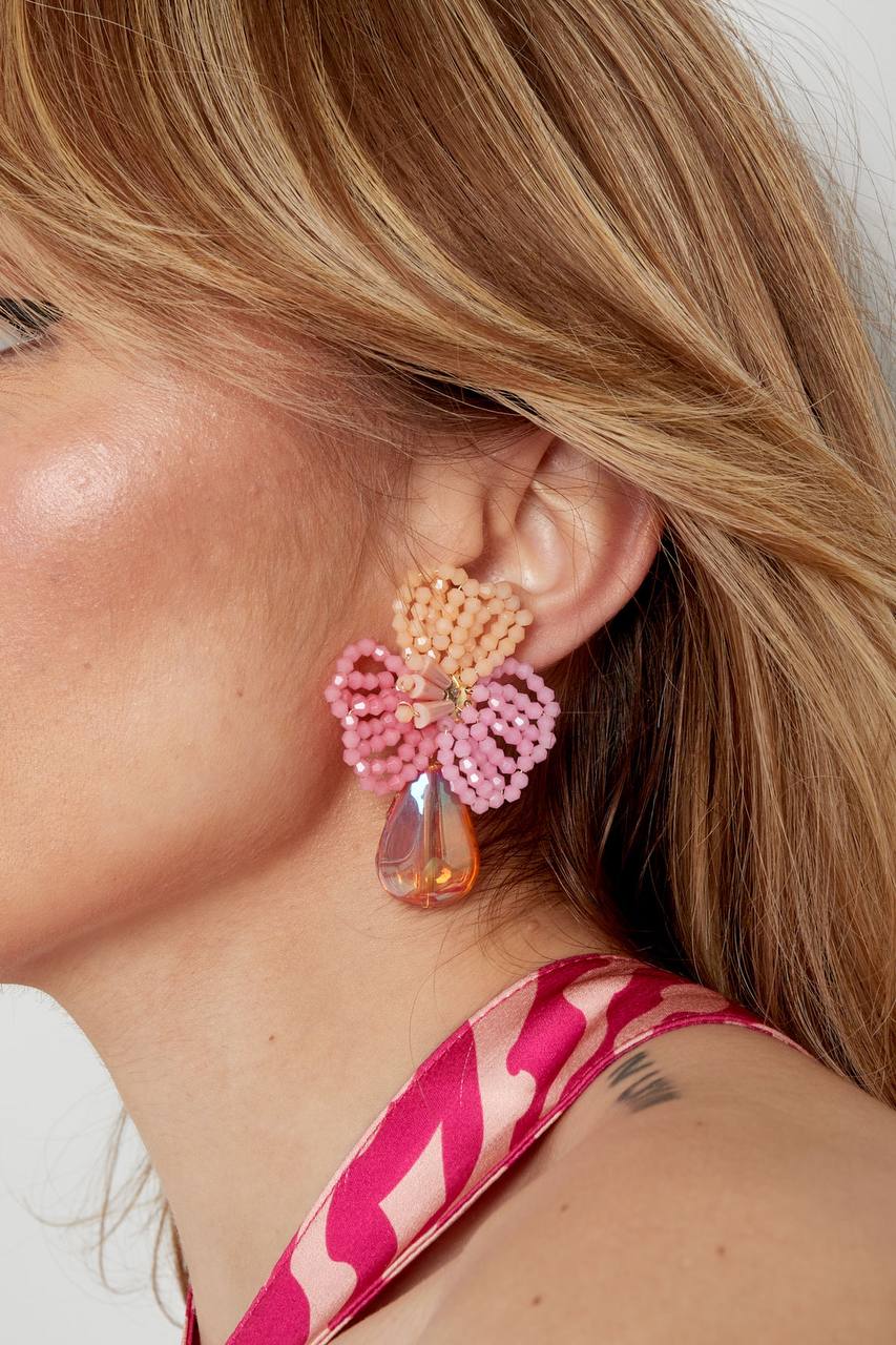 Pendientes de flores con perlas